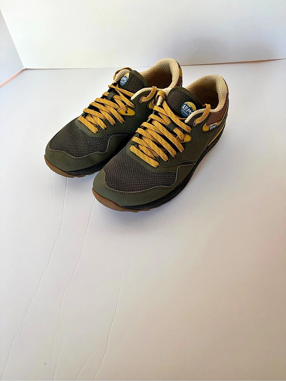Saucony Black & Yellow Sneakers